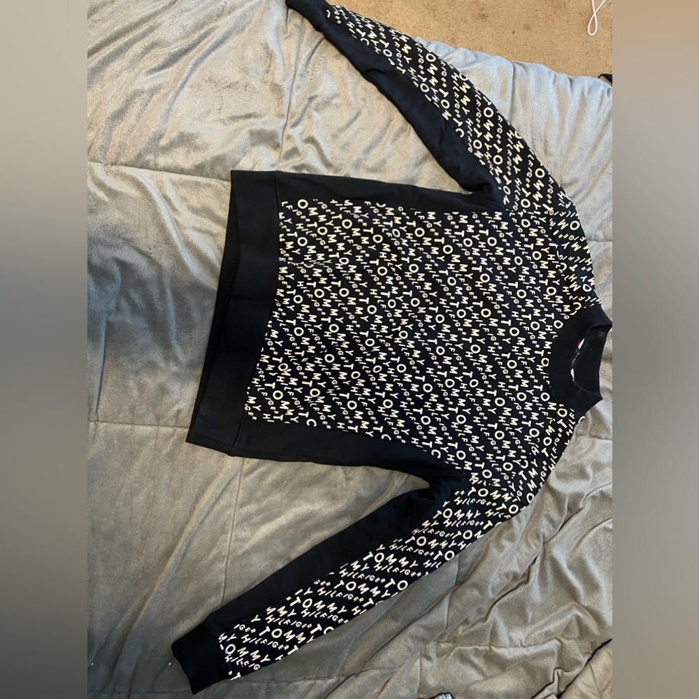 Tommy Hilfiger sweater